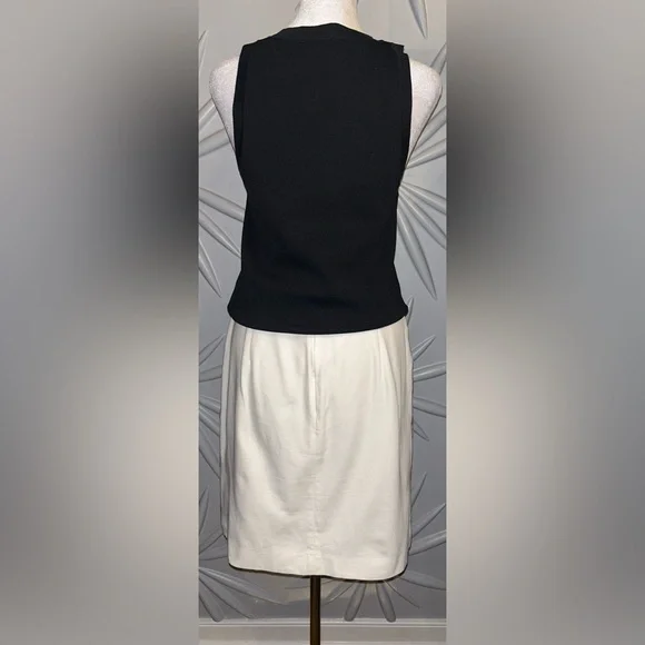 EUC Boden SZ 4 cream/red/green/lilac floral embroidered skirt w/rear zipper - Picture 3 of 9